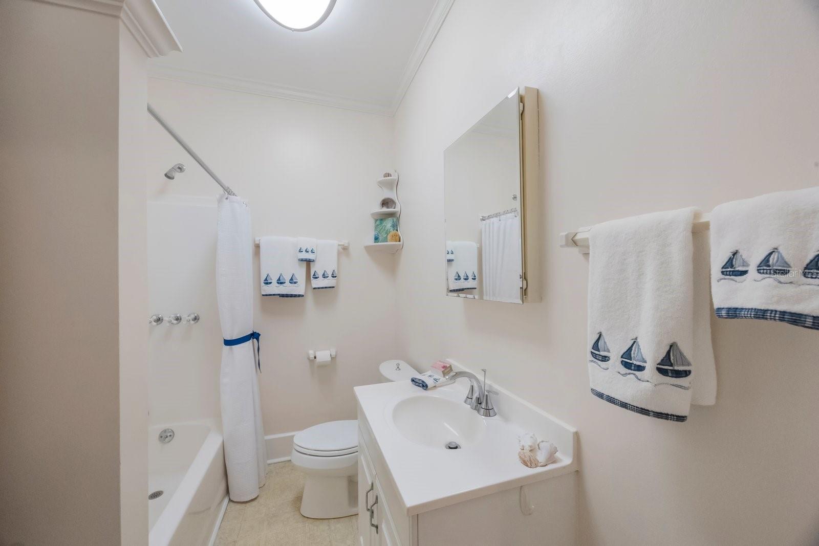 Listing photo id 29 for 2709 1st Avenue S