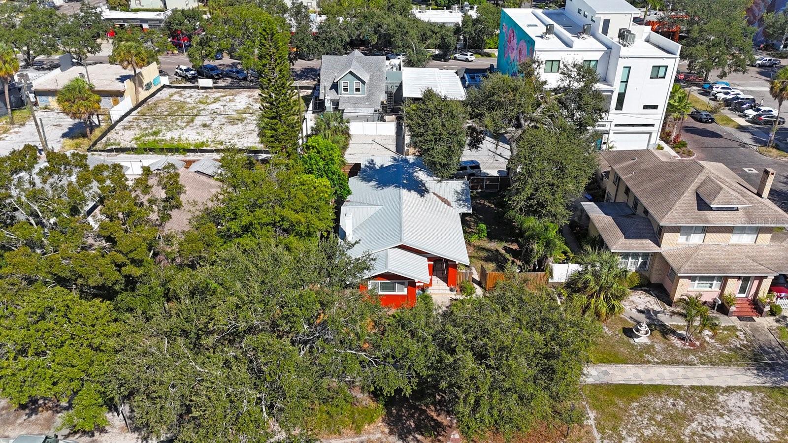 Listing photo id 36 for 2709 1st Avenue S