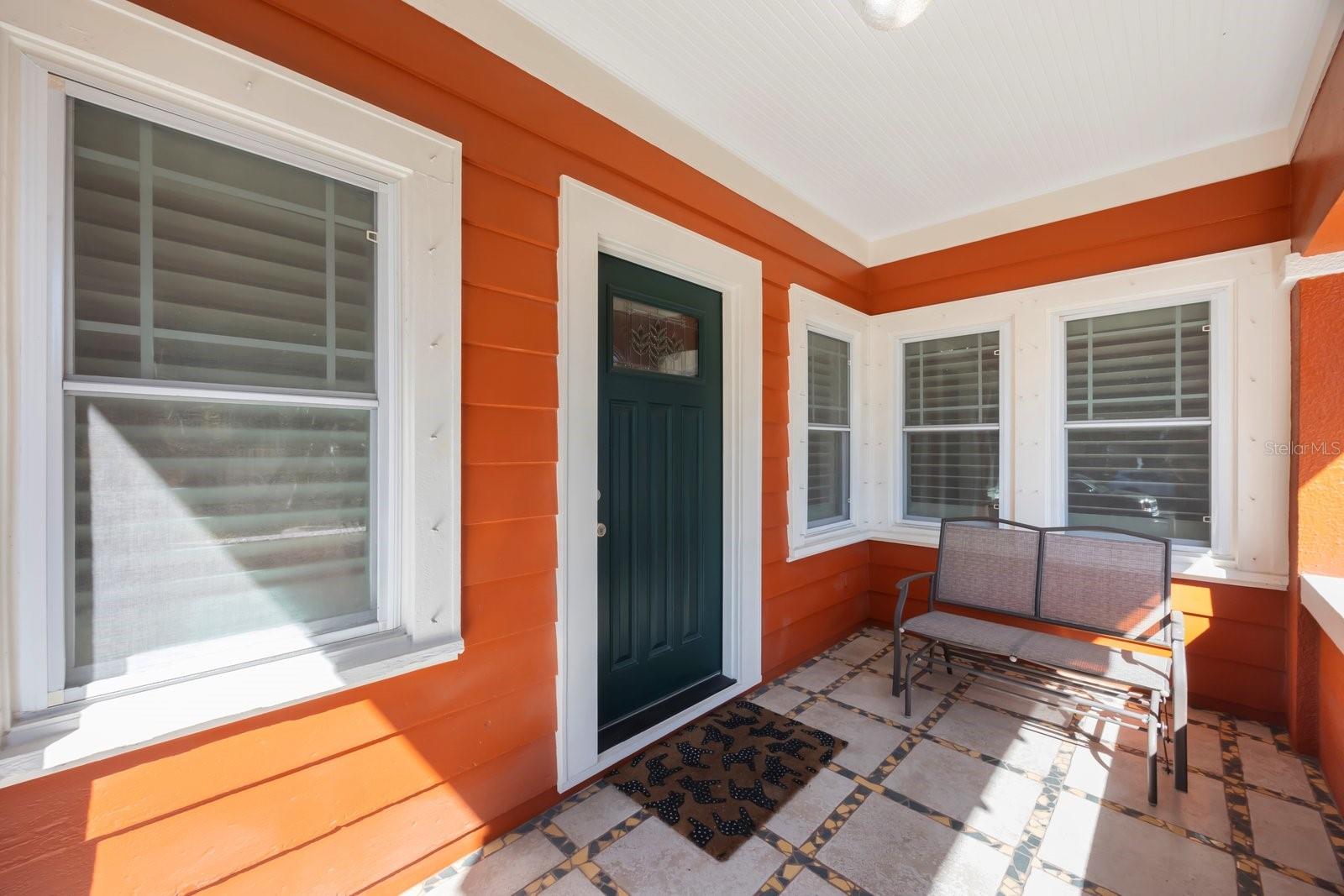 Listing photo id 2 for 2709 1st Avenue S