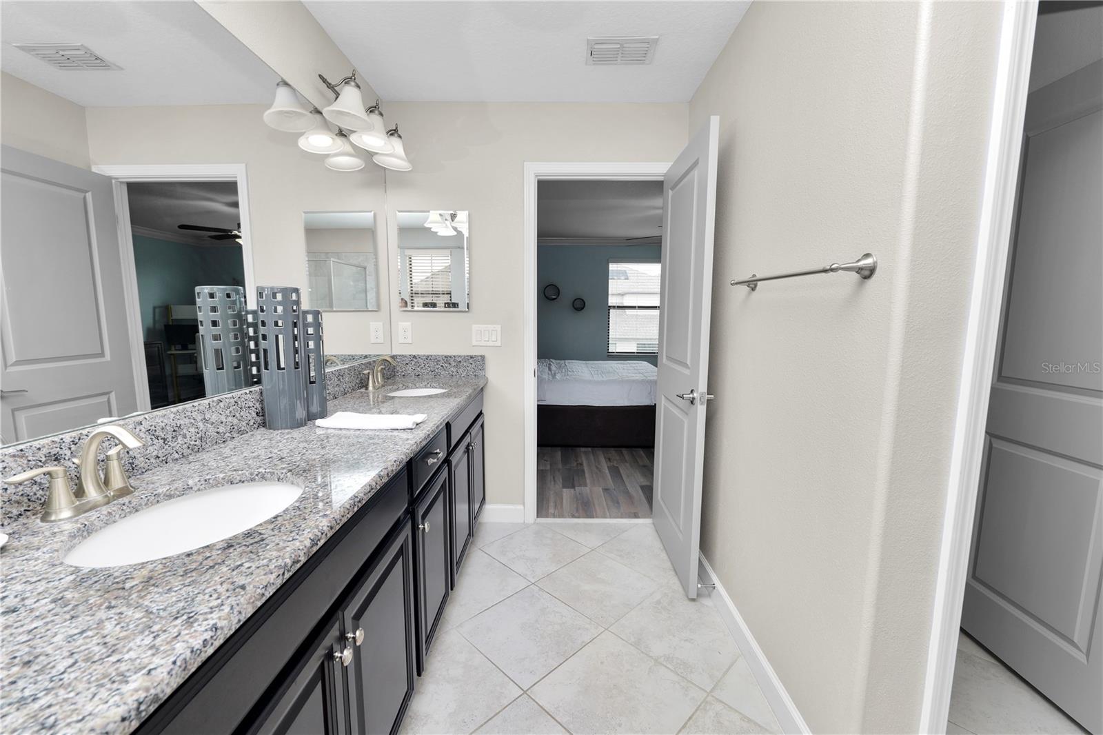 Image 24 of 48 For 13917 Roseate Tern Lane