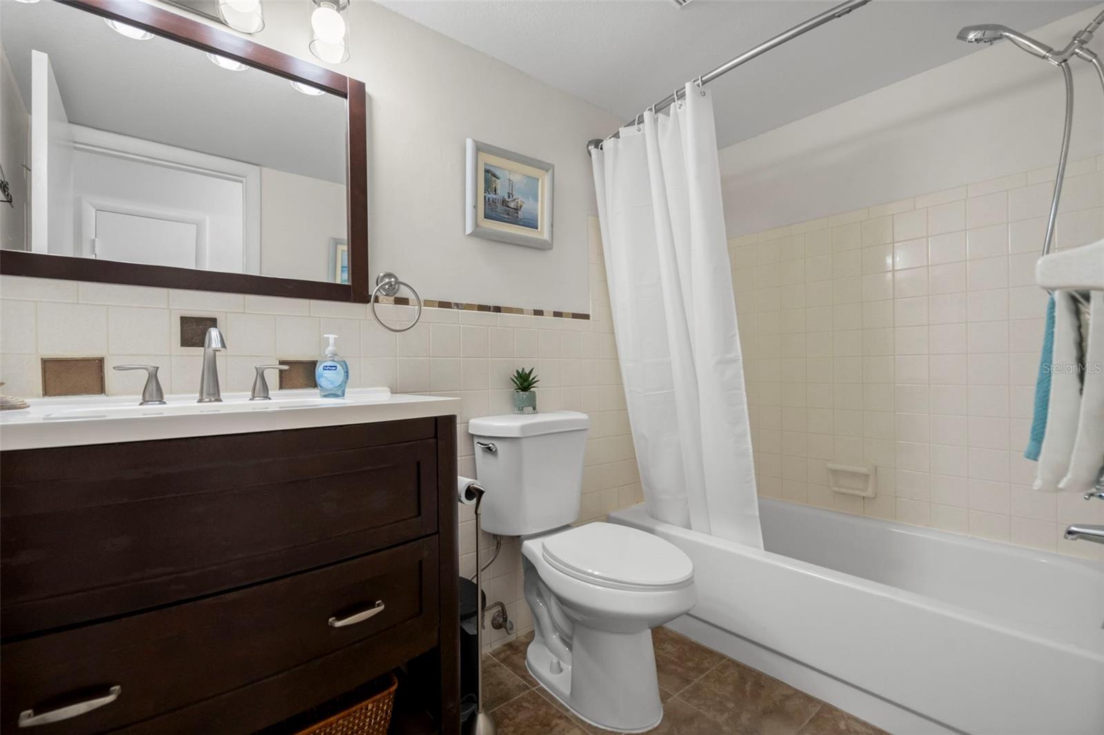 Image 12 of 41 For 2331 Finlandia Lane 53