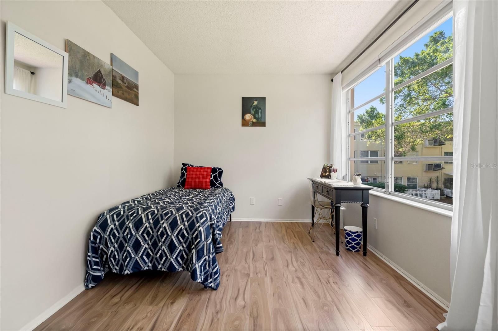 Image 20 of 41 For 2331 Finlandia Lane 53