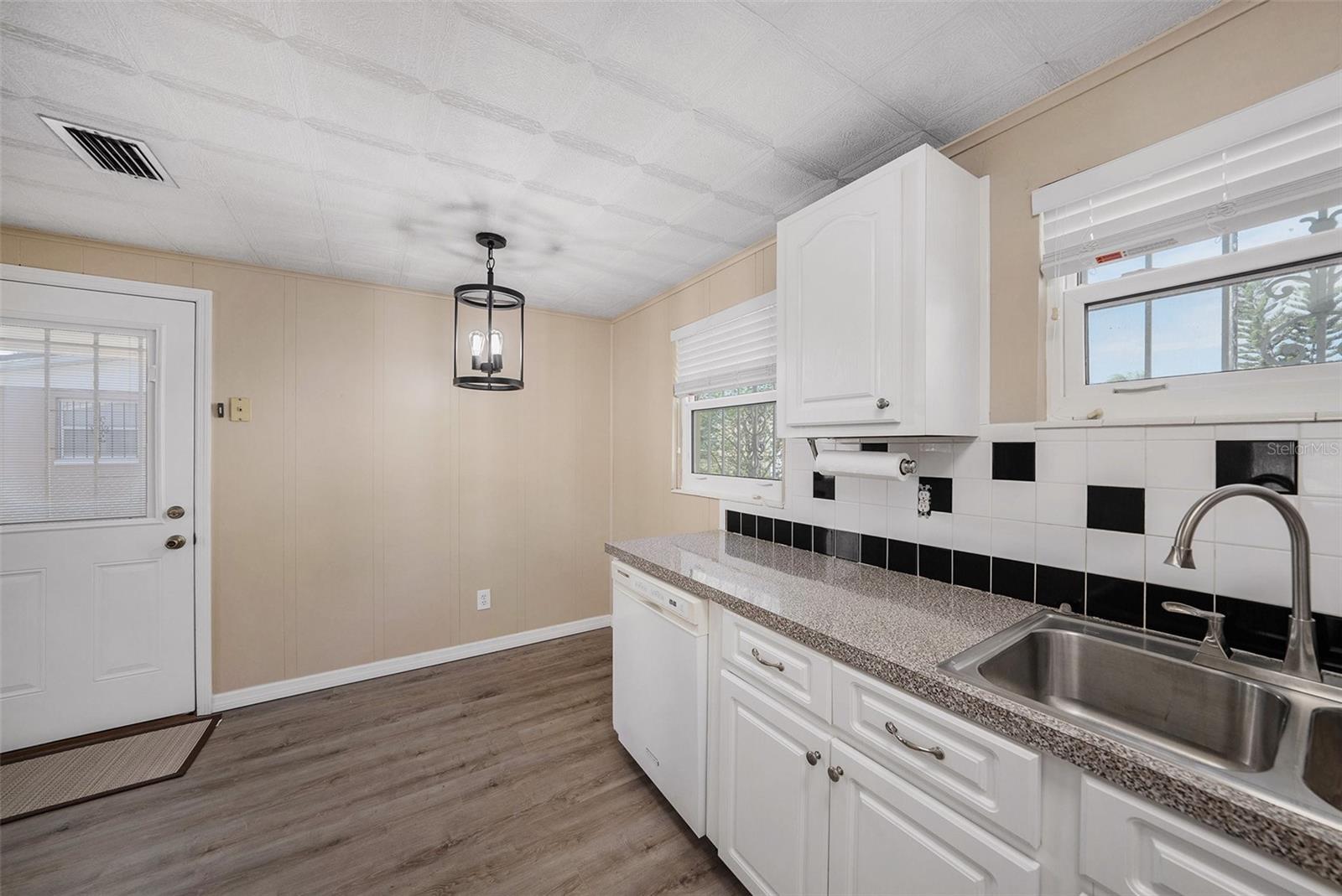 Image 13 of 32 For 5003 86th Street