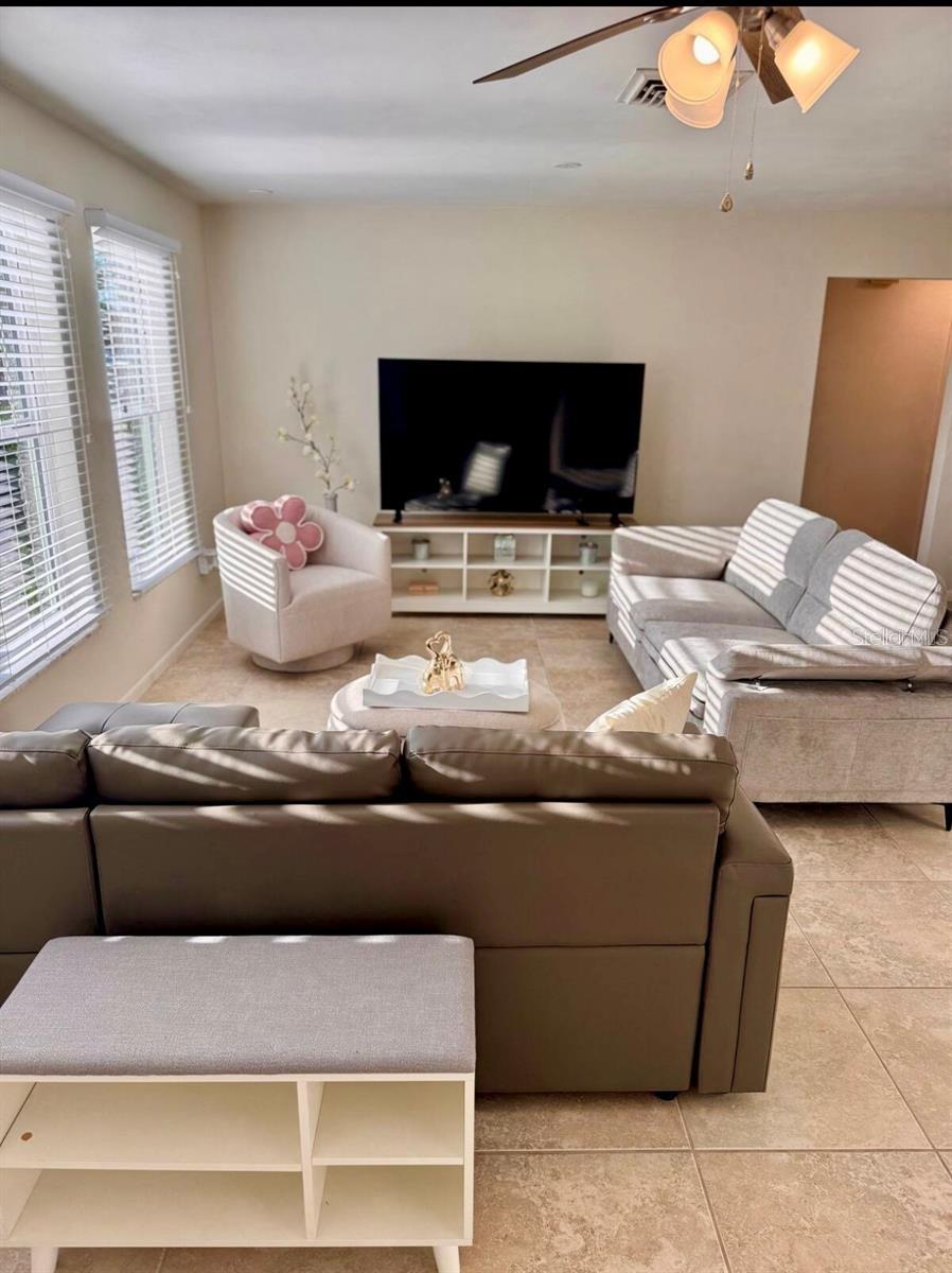 Image 4 of 22 For 1281 Maple Street Sw