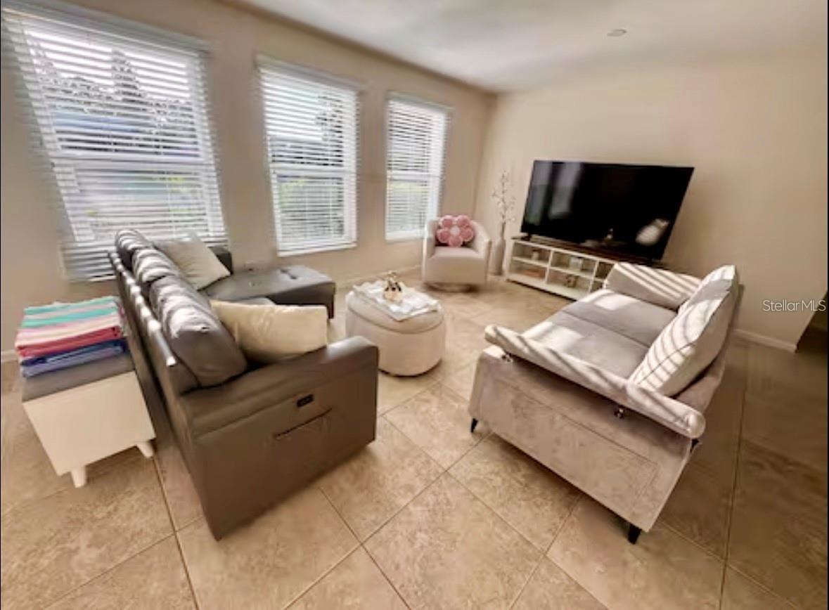 Image 5 of 22 For 1281 Maple Street Sw