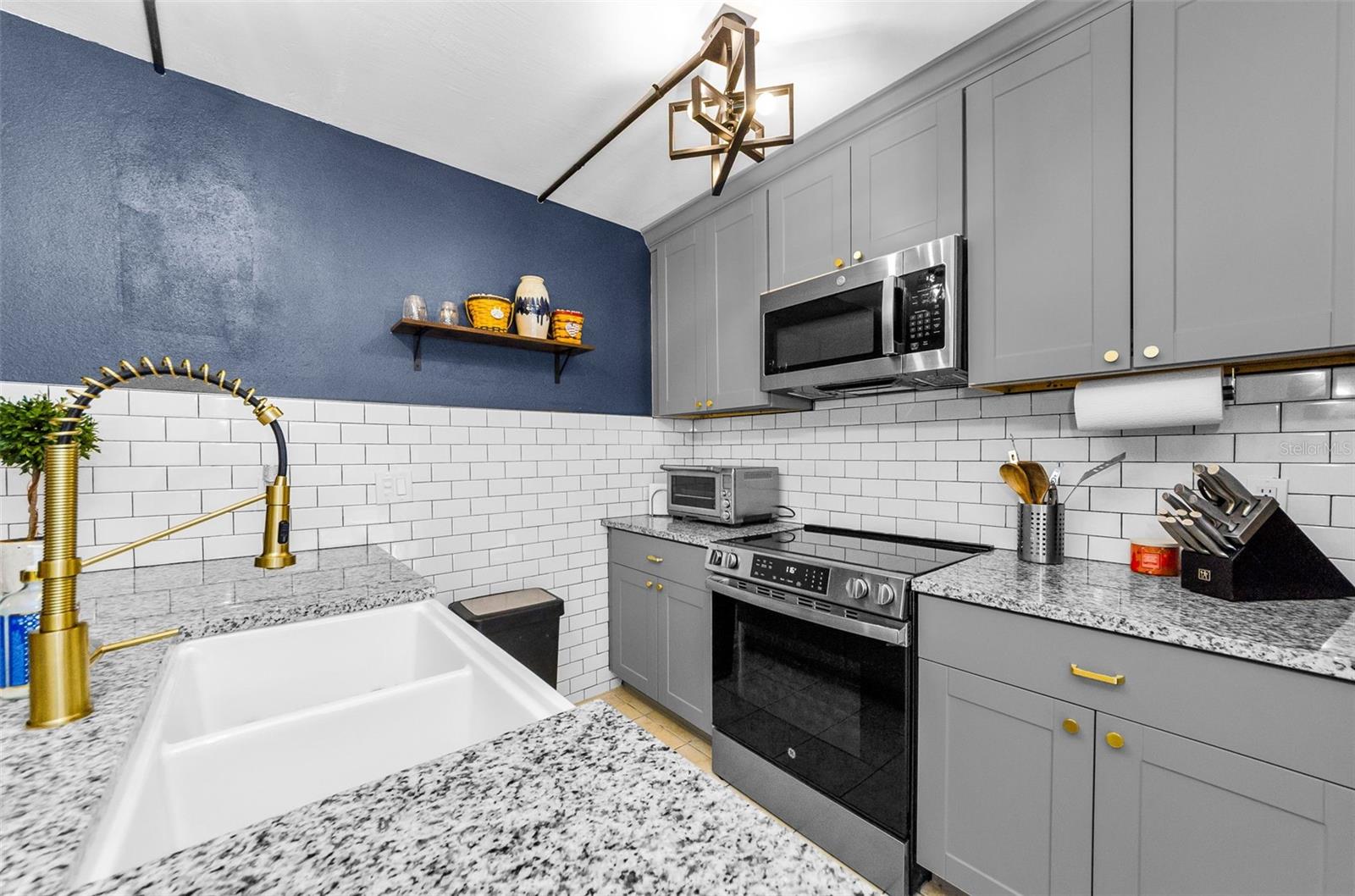 Image 15 of 43 For 2734 5th Court