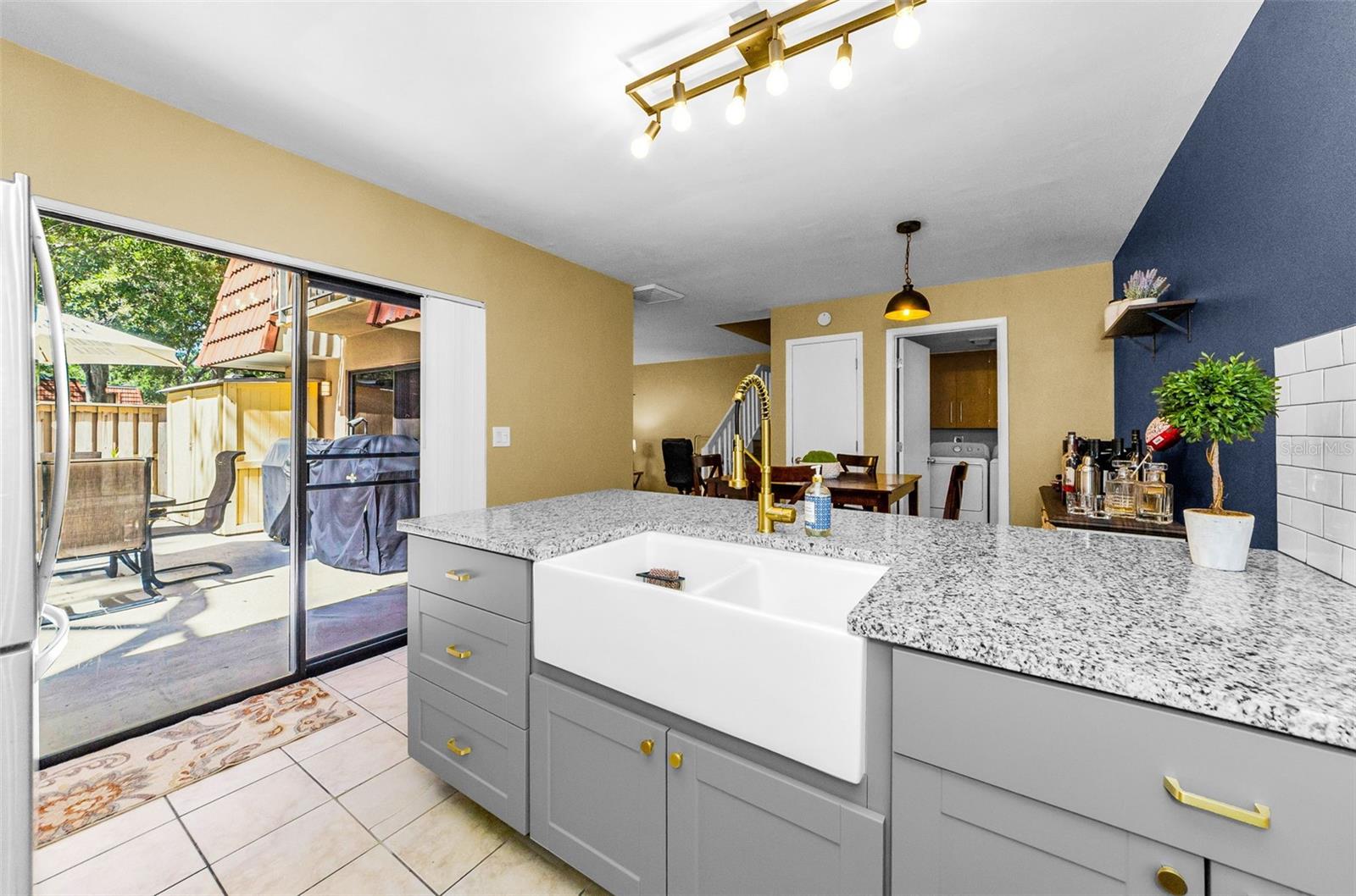 Image 17 of 43 For 2734 5th Court