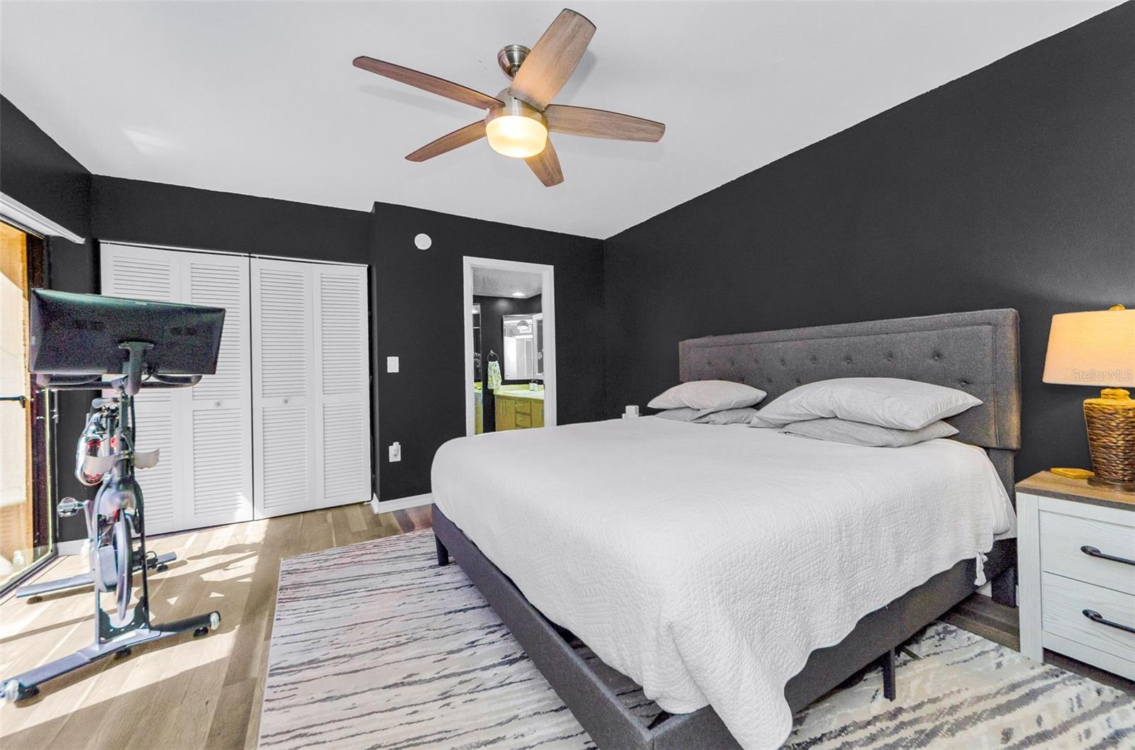 Image 19 of 43 For 2734 5th Court