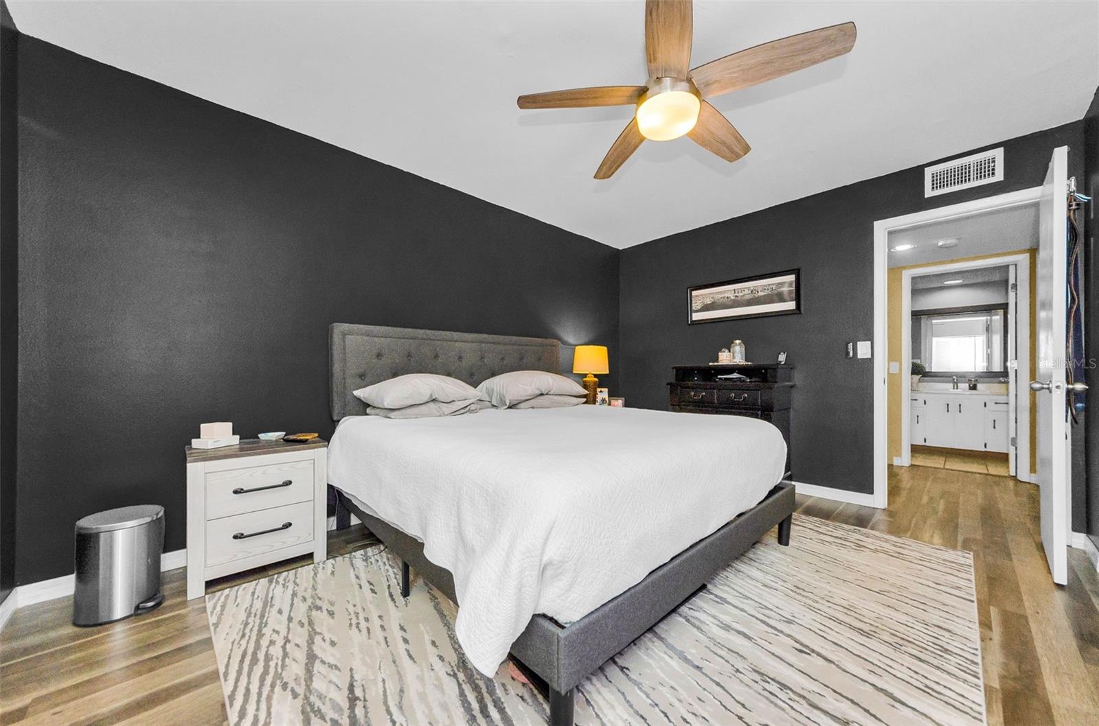 Image 20 of 43 For 2734 5th Court