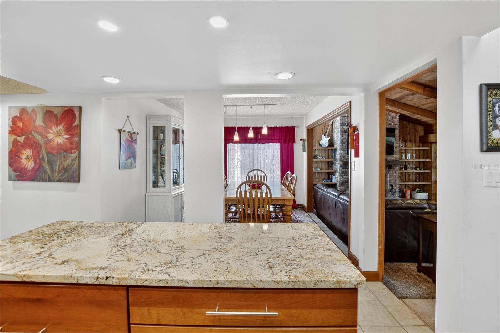 Image 20 of 67 For 1615 Teakwood Drive