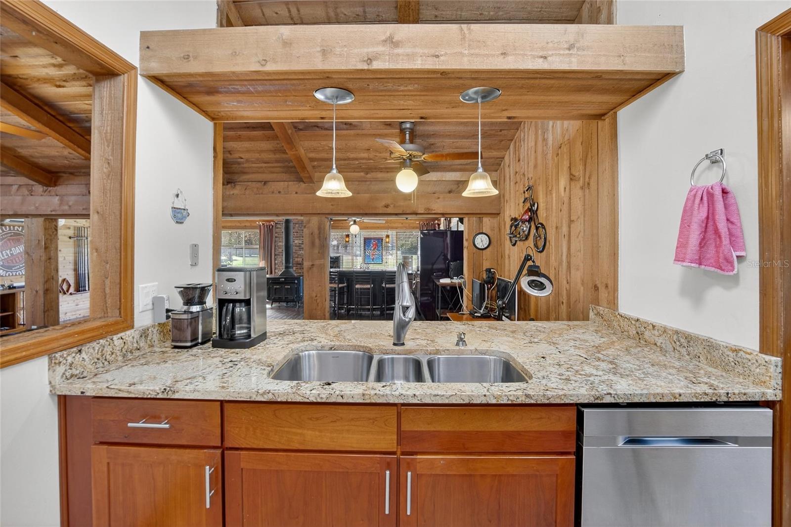 Image 21 of 67 For 1615 Teakwood Drive