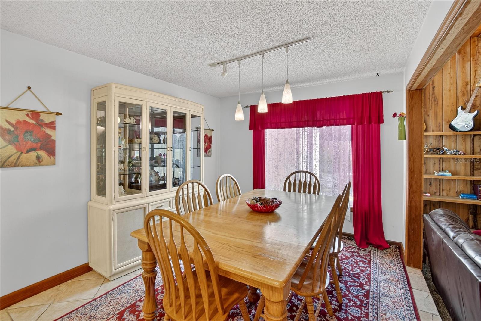 Image 22 of 67 For 1615 Teakwood Drive