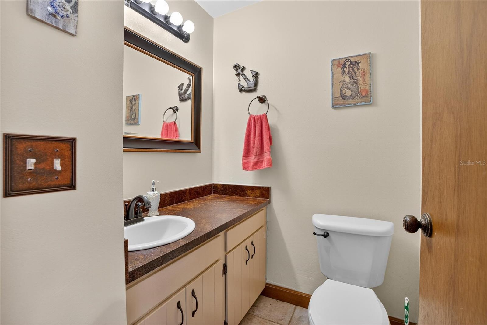 Image 38 of 67 For 1615 Teakwood Drive