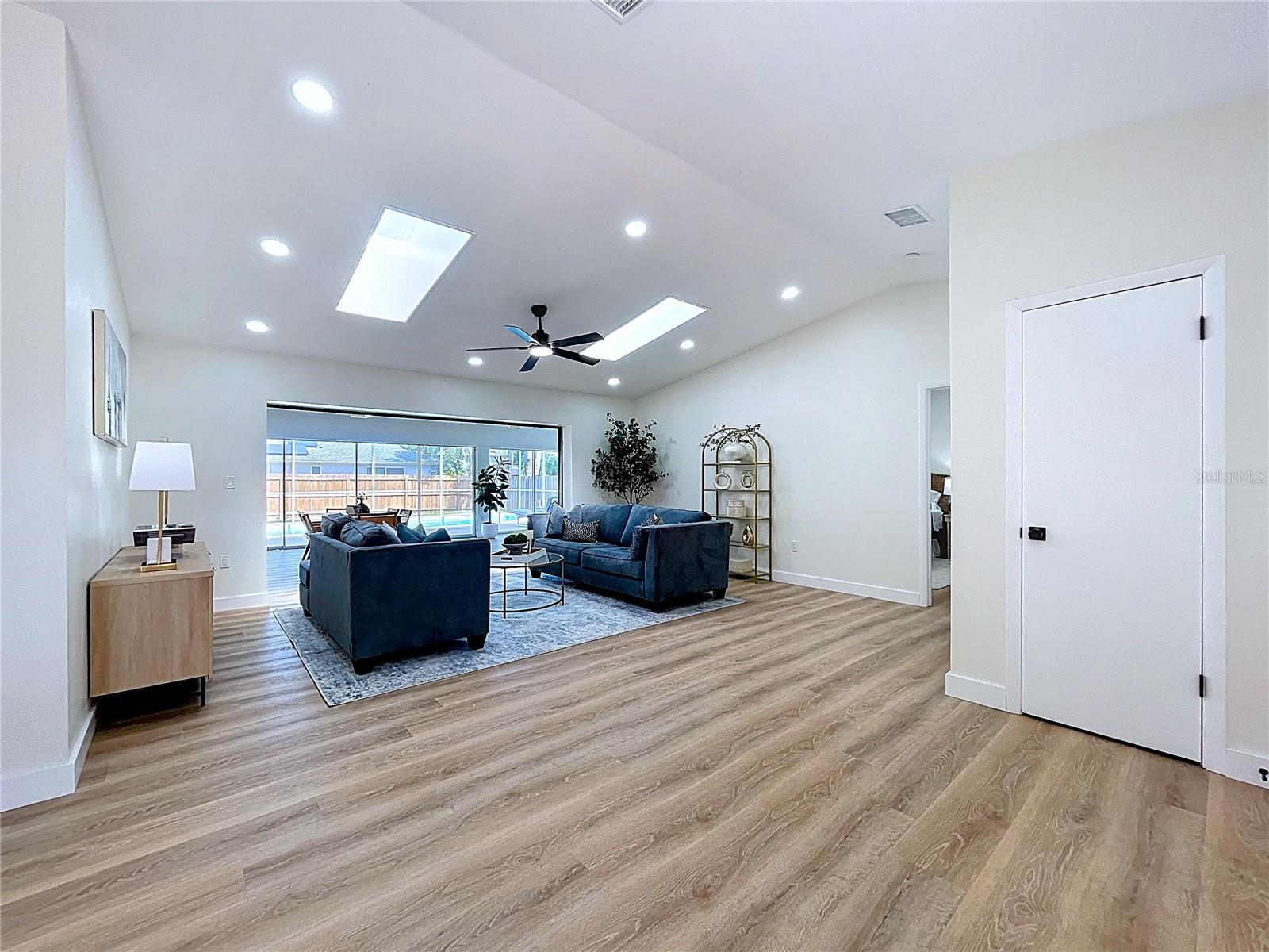 Image 23 of 92 For 8267 Norwood Road