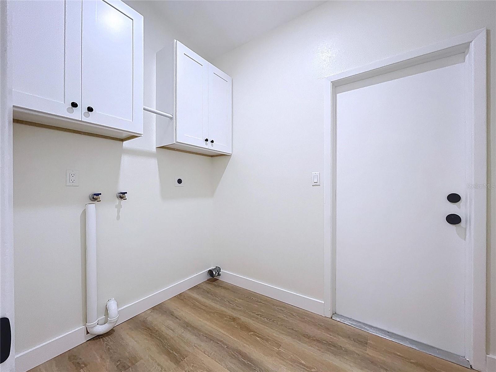 Image 40 of 92 For 8267 Norwood Road