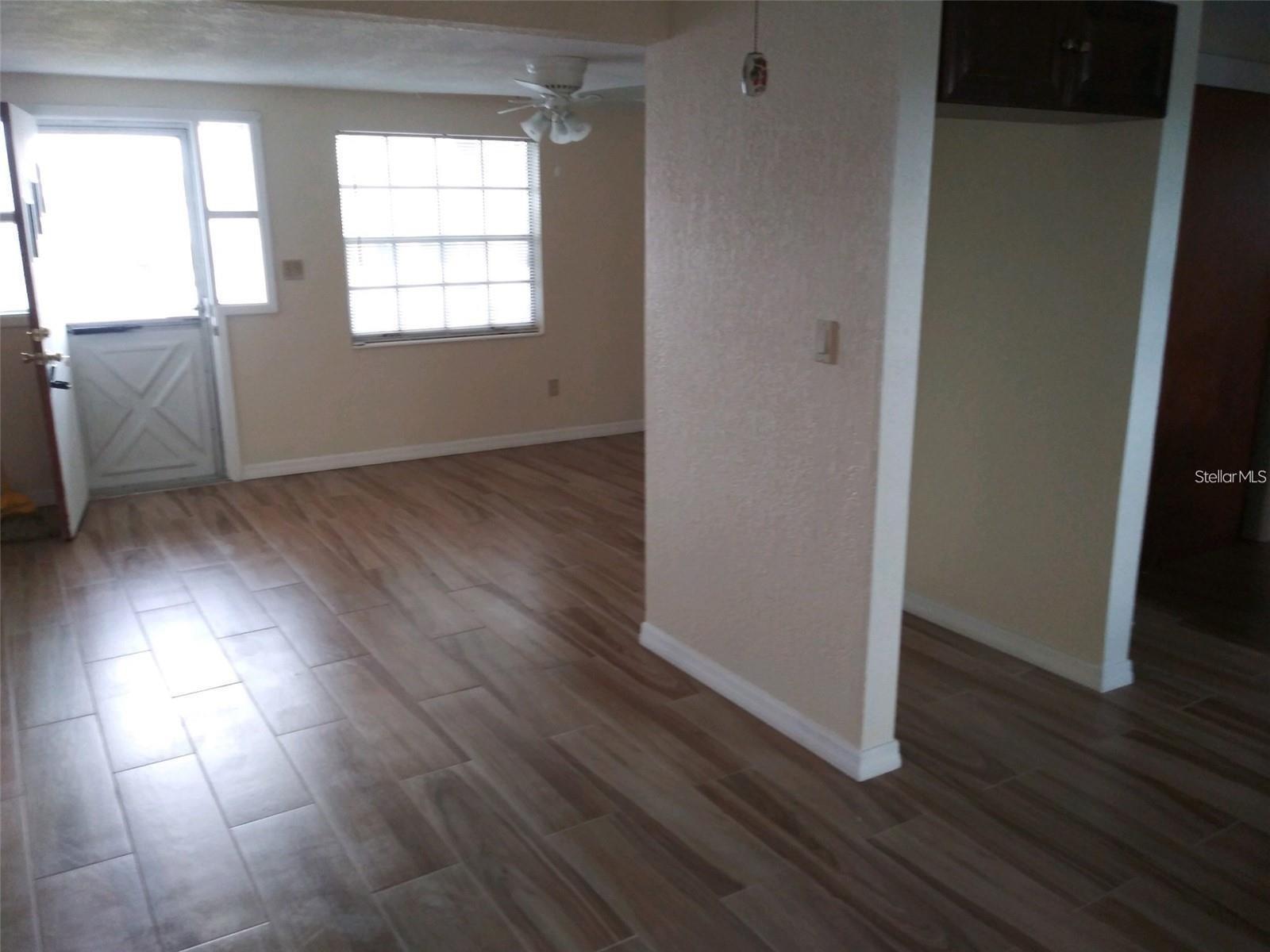 Image 2 of 7 For 4030 Chesswood Drive