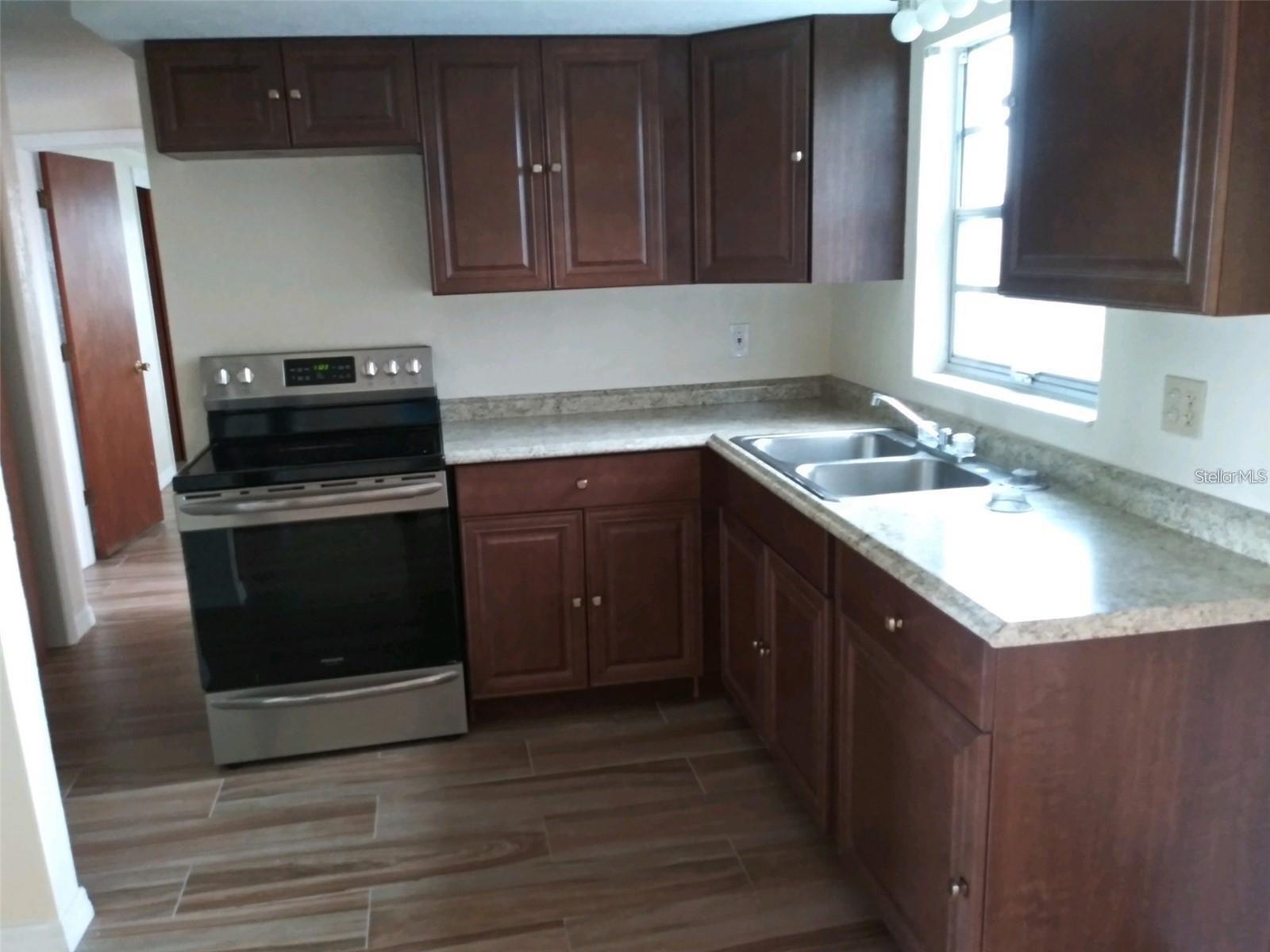 Image 3 of 7 For 4030 Chesswood Drive