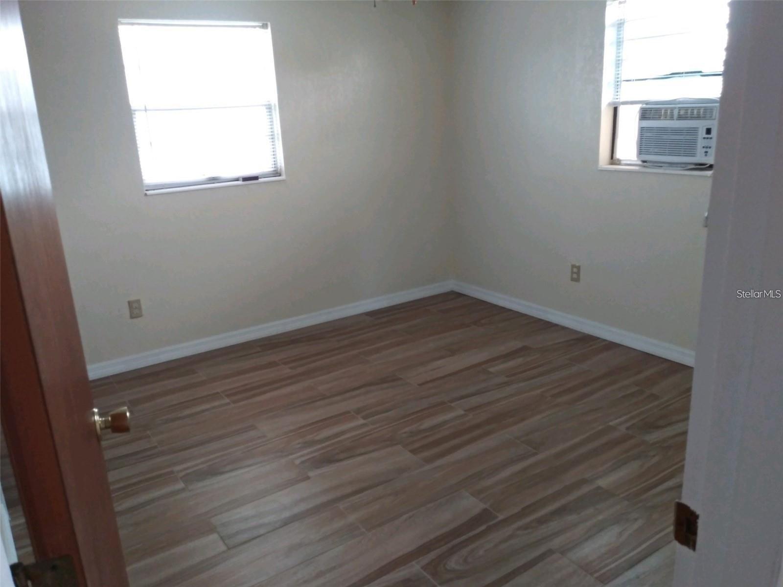 Image 4 of 7 For 4030 Chesswood Drive