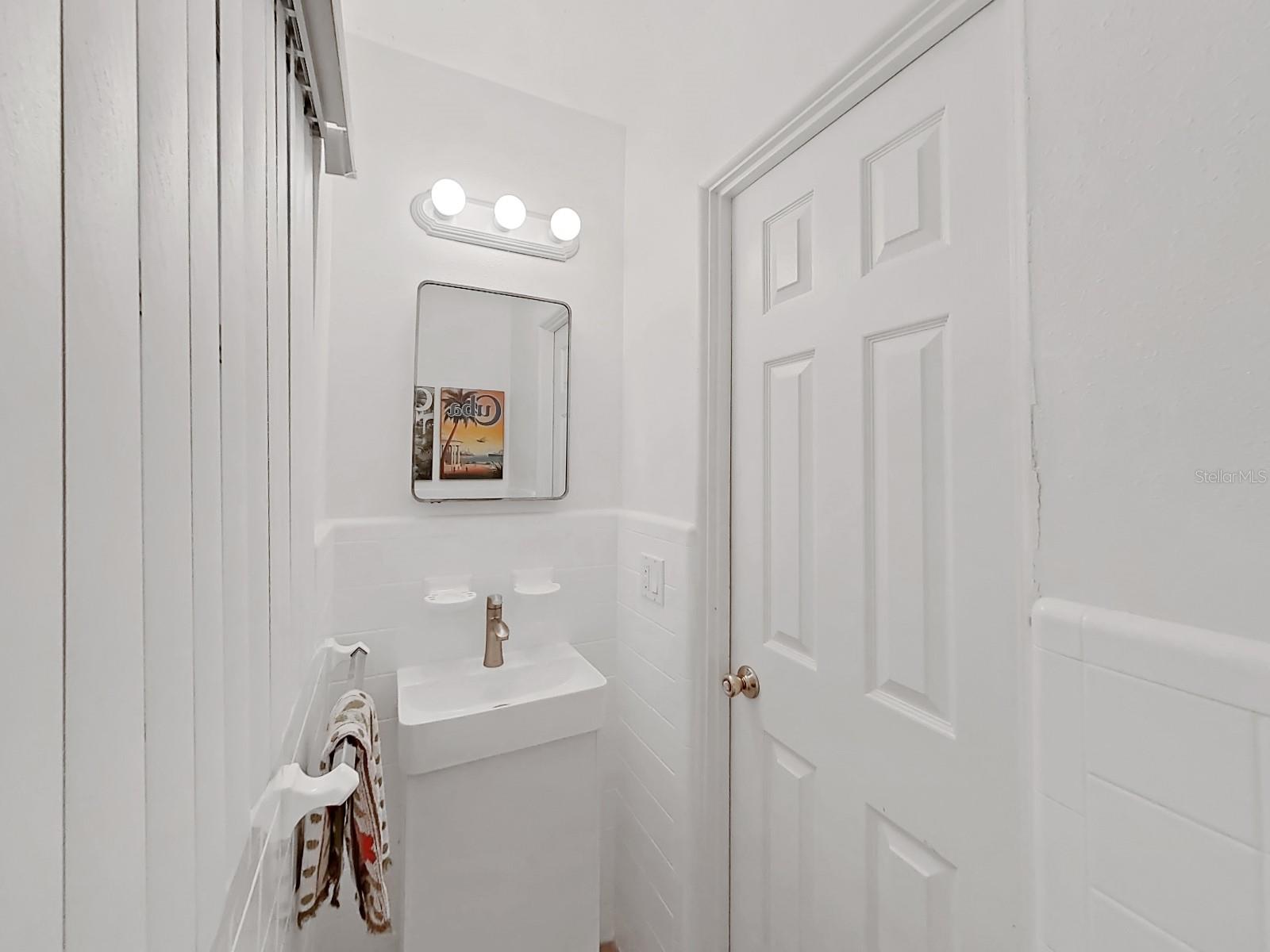 Image 10 of 31 For 6601 Renaldo Way S