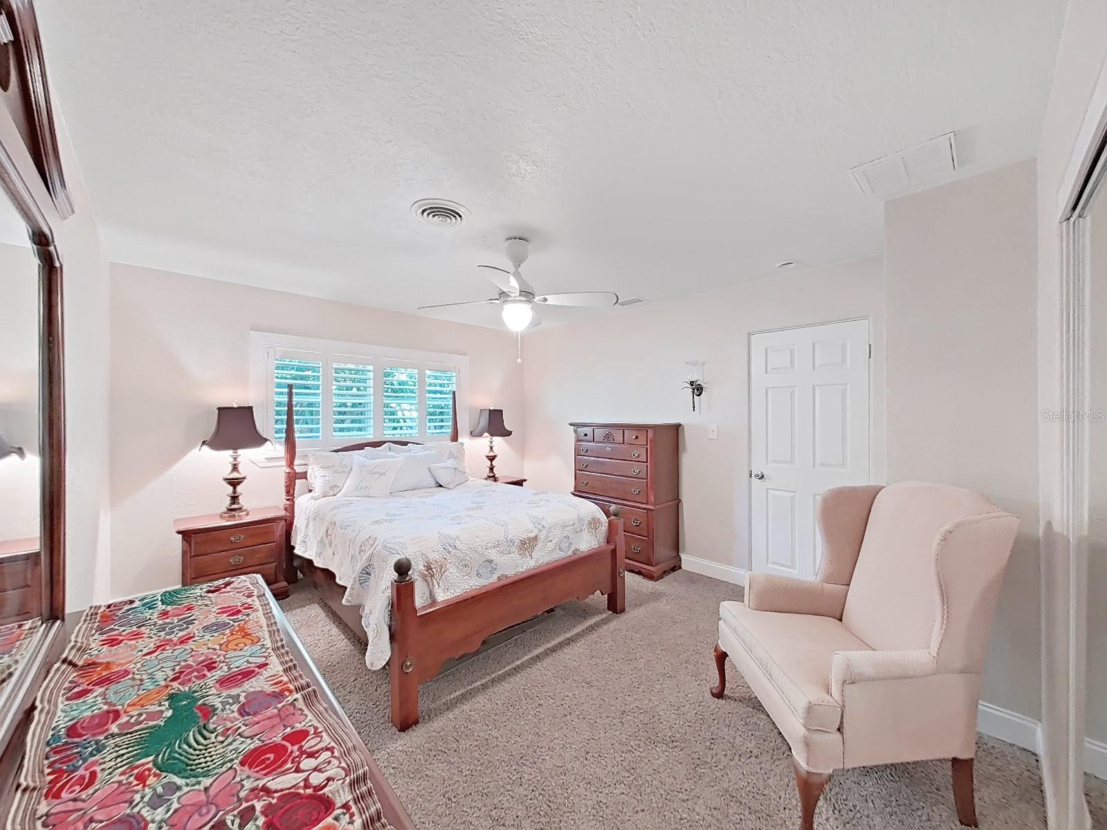 Image 19 of 31 For 6601 Renaldo Way S