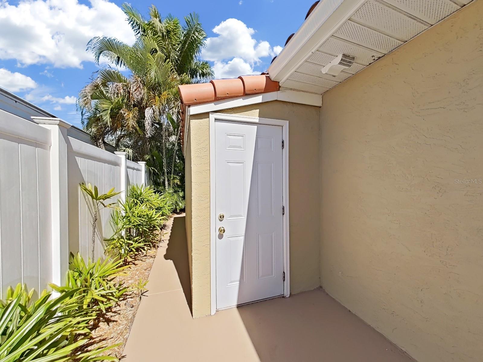 Image 28 of 31 For 6601 Renaldo Way S