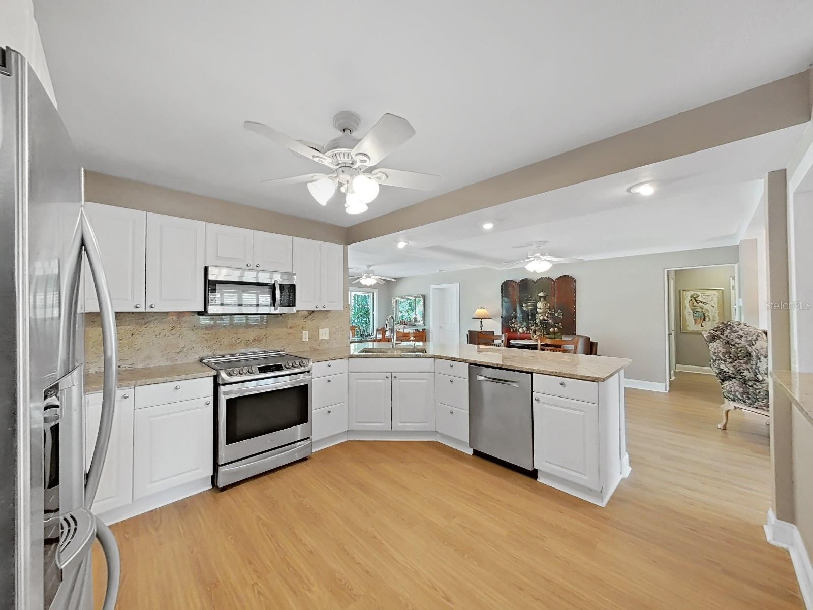 Image 6 of 31 For 6601 Renaldo Way S