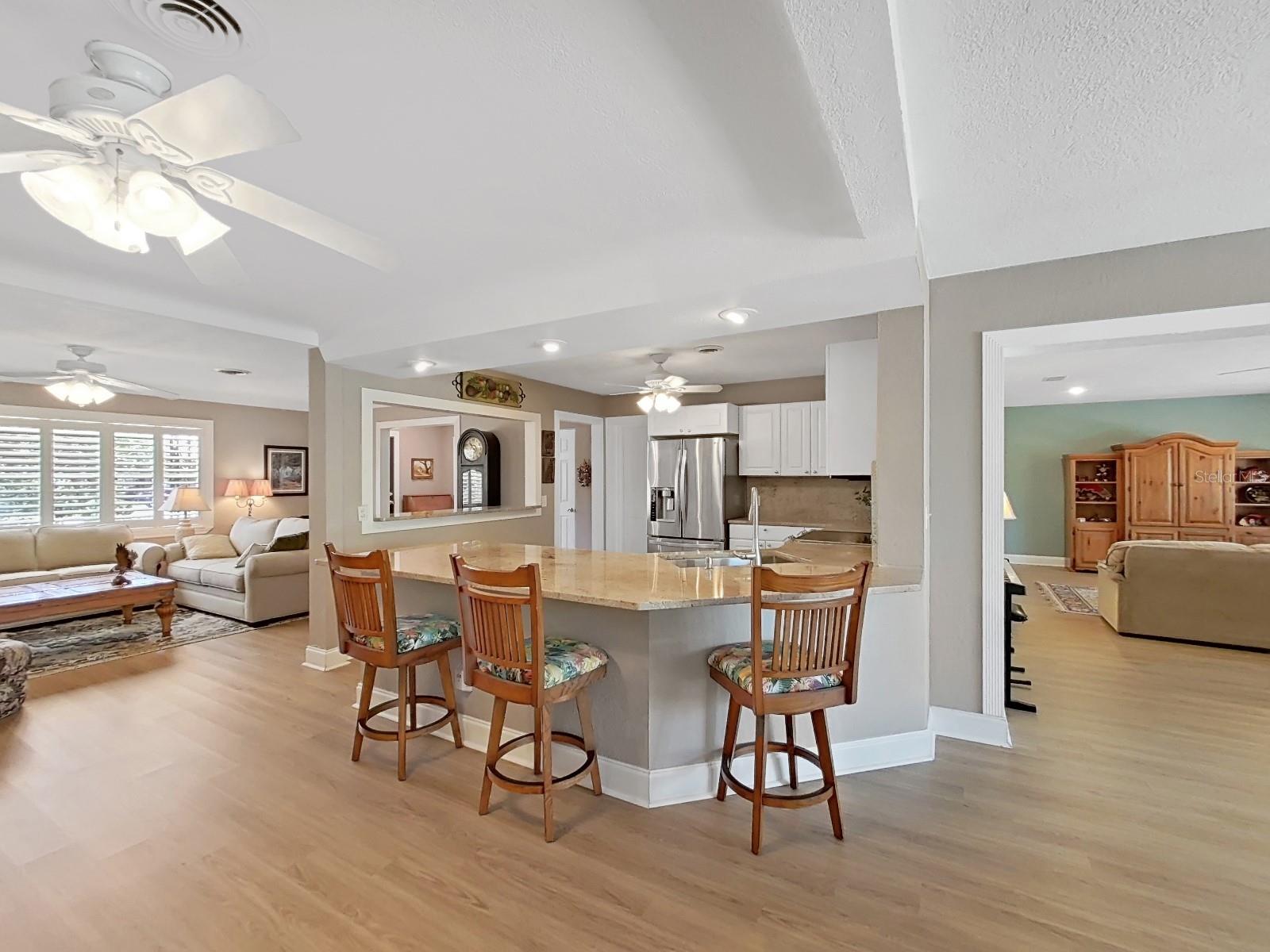 Image 7 of 31 For 6601 Renaldo Way S
