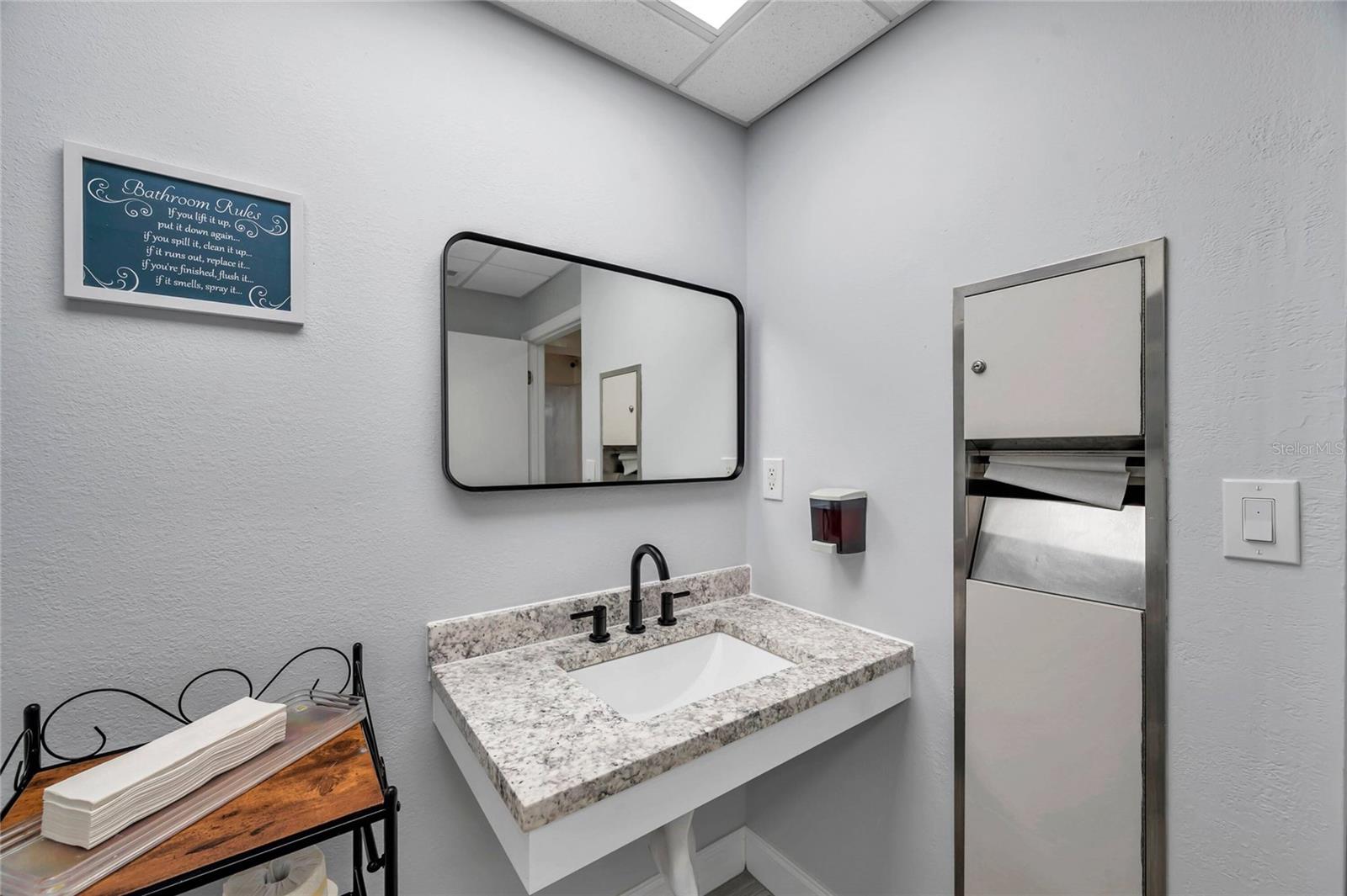 Image 3 of 7 For 2401 Bay Drive 410