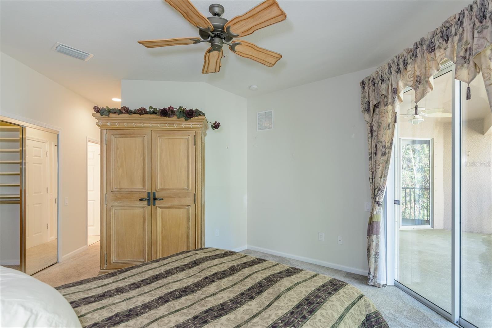 Image 33 of 62 For 870 Lantern Way