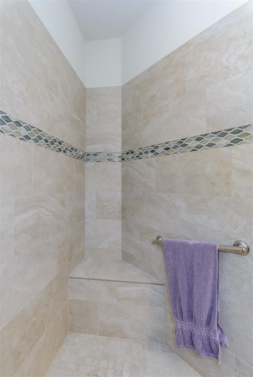 Image 35 of 62 For 870 Lantern Way