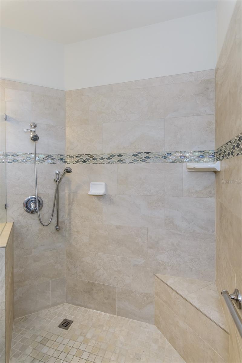 Image 36 of 62 For 870 Lantern Way