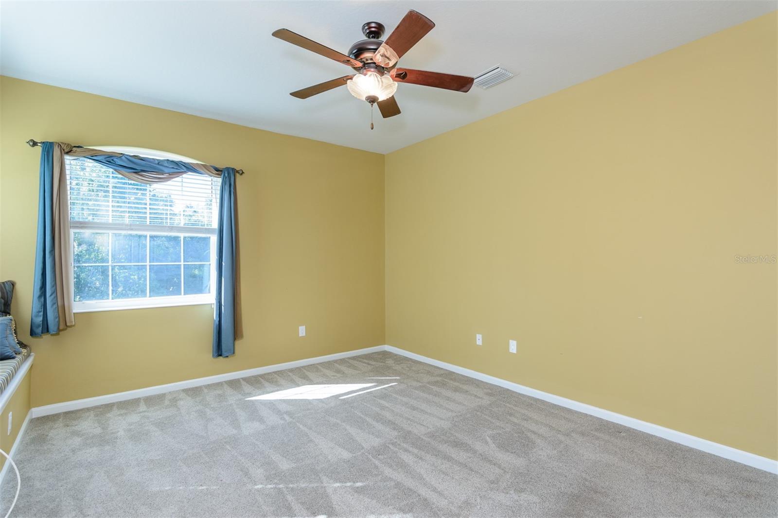 Image 41 of 62 For 870 Lantern Way