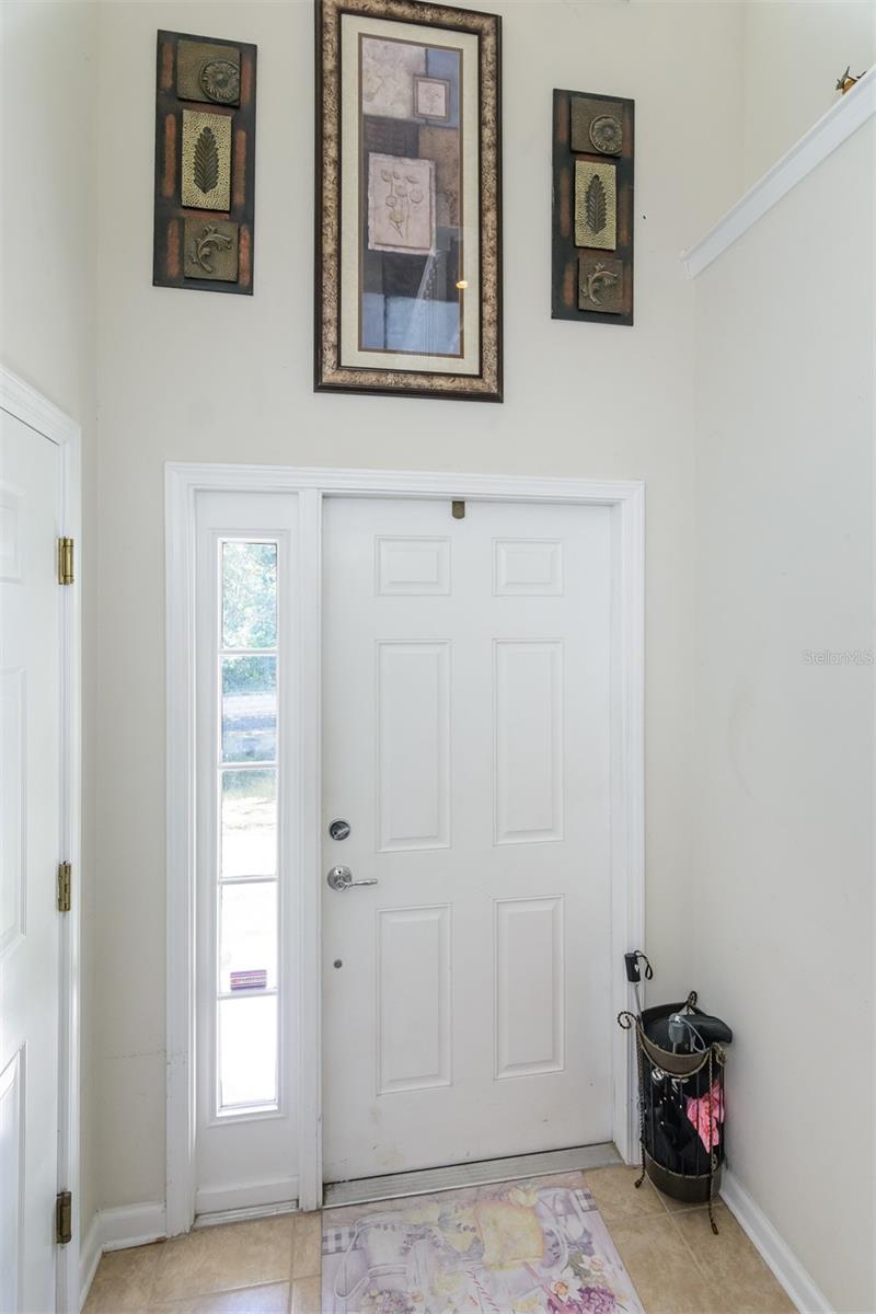 Image 7 of 62 For 870 Lantern Way