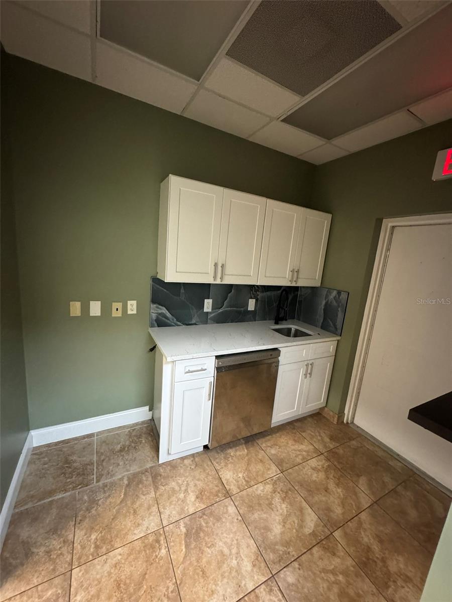 Image 8 of 12 For 2401 Bay Drive 601