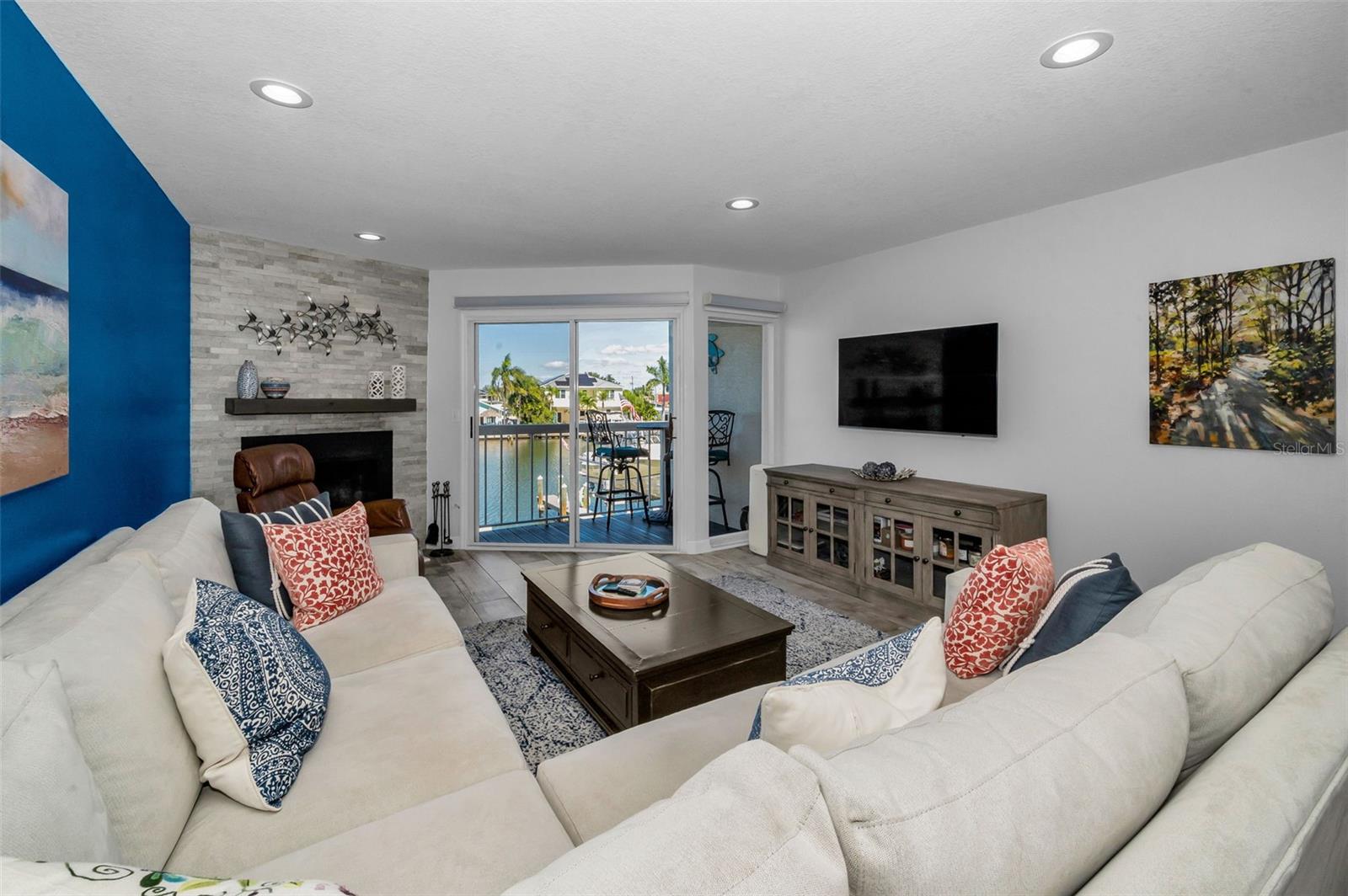 Image 21 of 80 For 122 Marcdale Boulevard