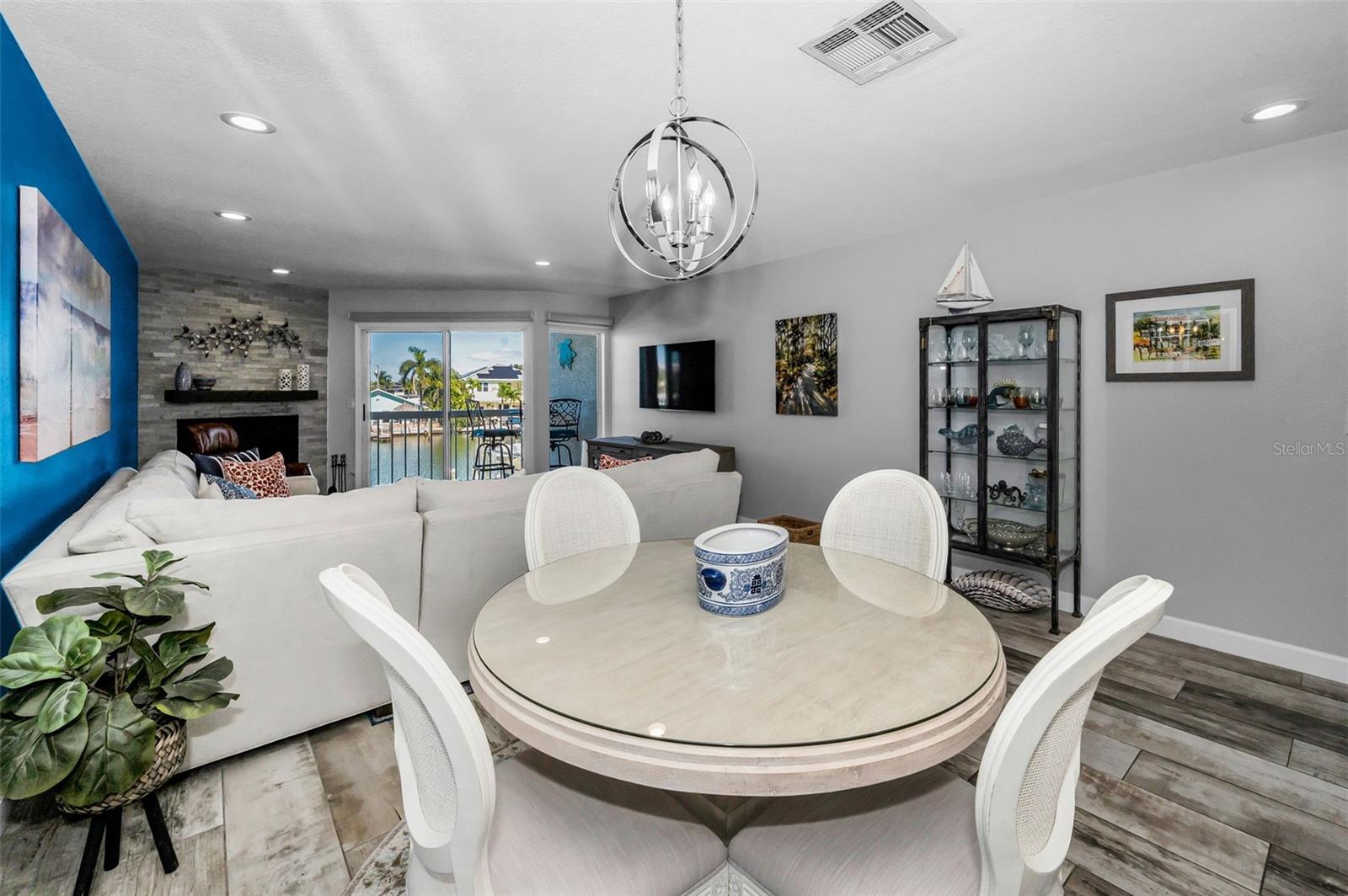 Image 29 of 80 For 122 Marcdale Boulevard