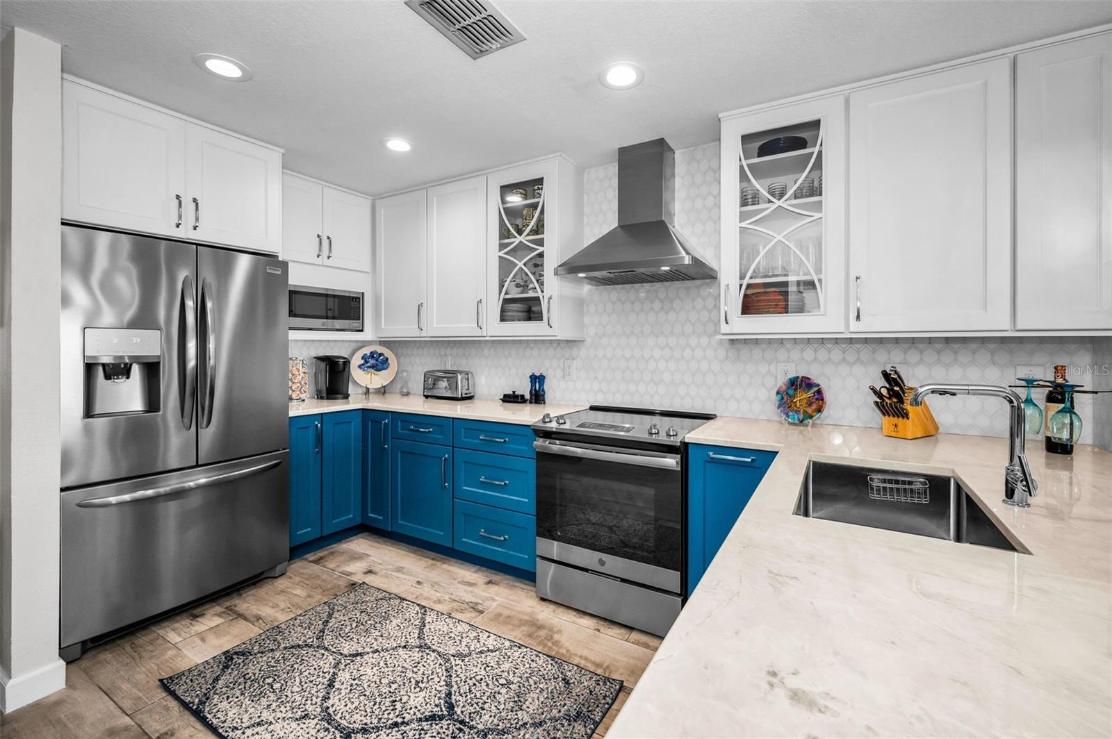 Image 33 of 80 For 122 Marcdale Boulevard