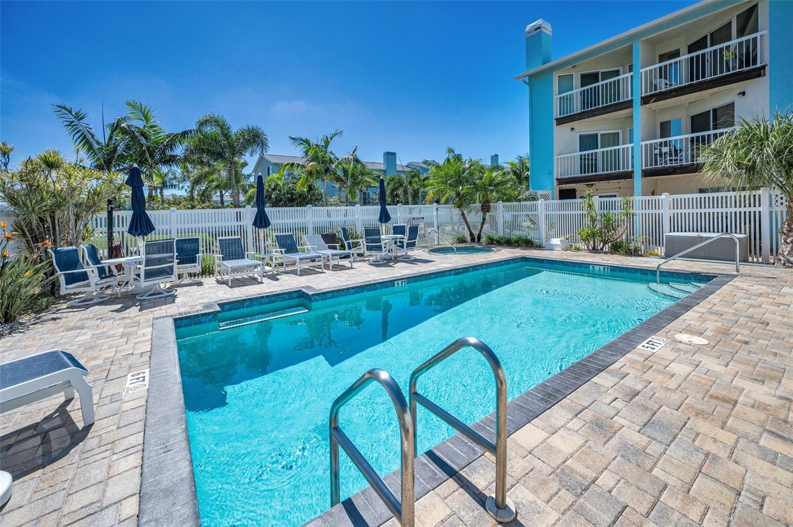 Image 4 of 80 For 122 Marcdale Boulevard