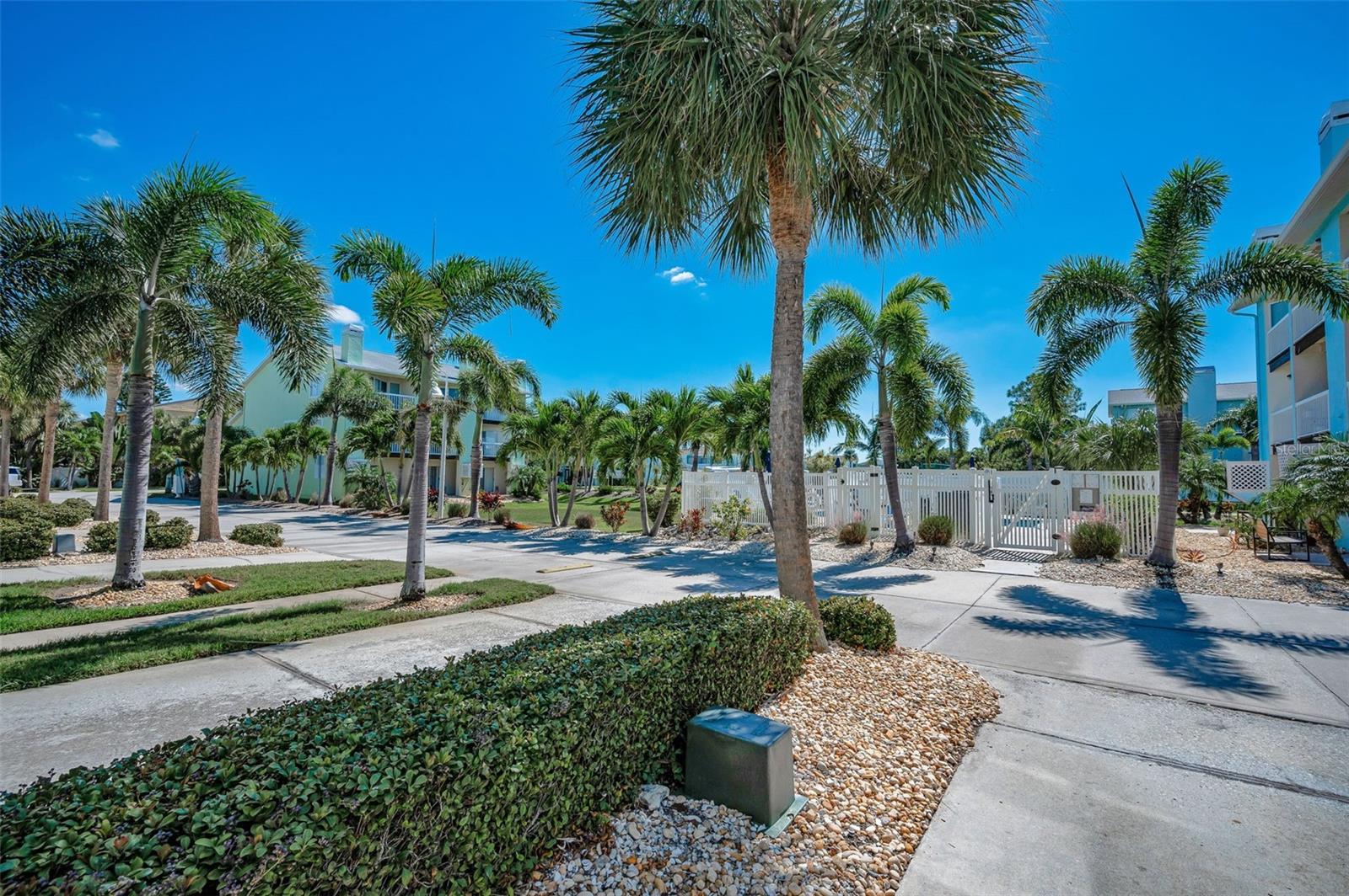 Image 69 of 80 For 122 Marcdale Boulevard