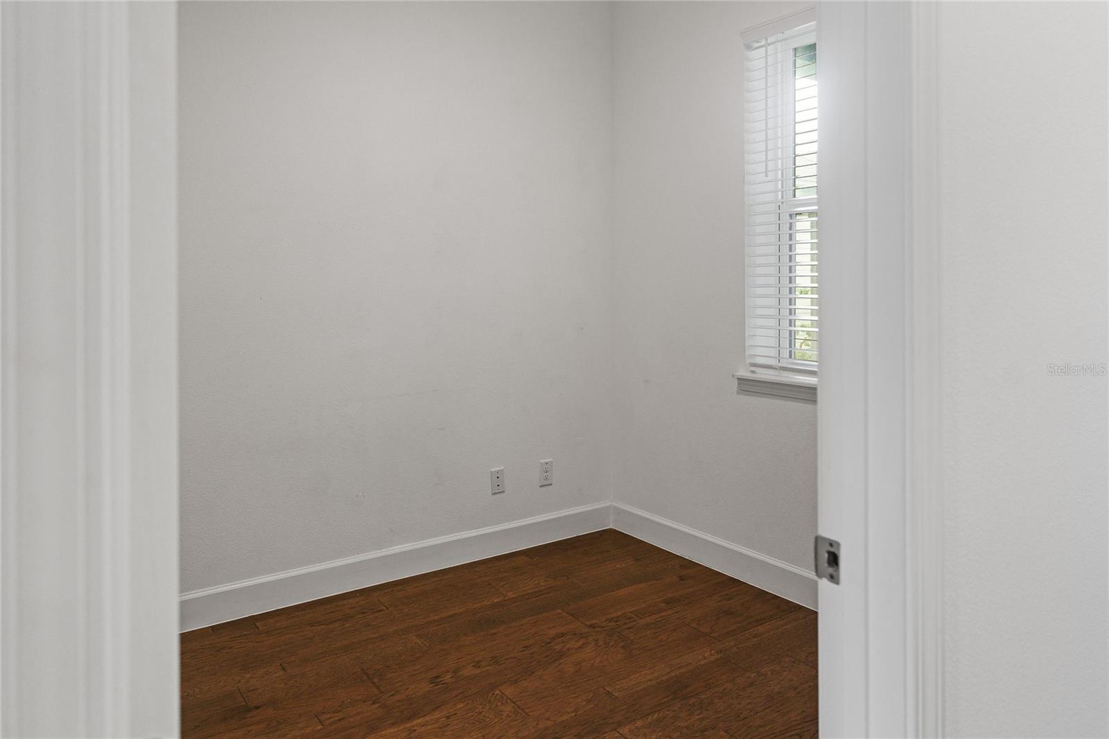 Image 15 of 49 For 13402 Stoddart Avenue