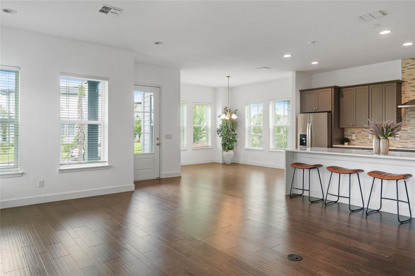 Image 5 of 49 For 13402 Stoddart Avenue