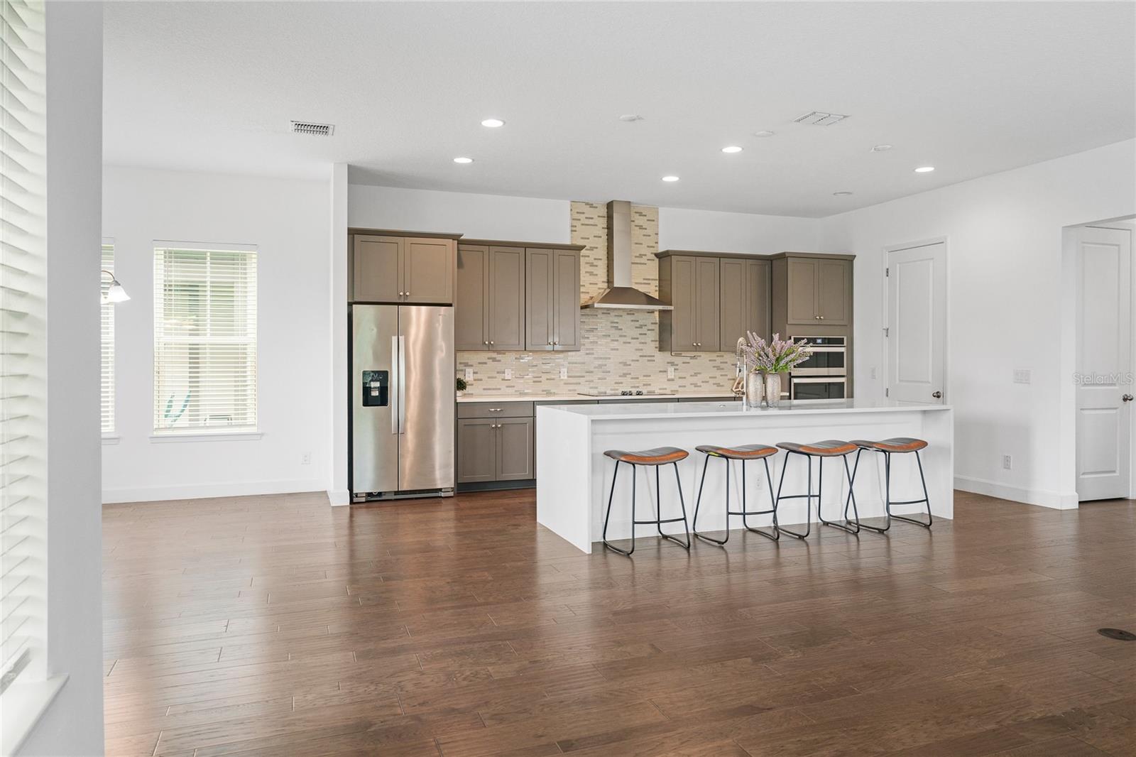 Image 8 of 49 For 13402 Stoddart Avenue