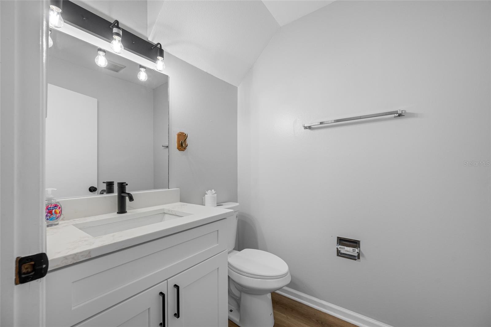 Image 10 of 47 For 14809 Winding Creek Court