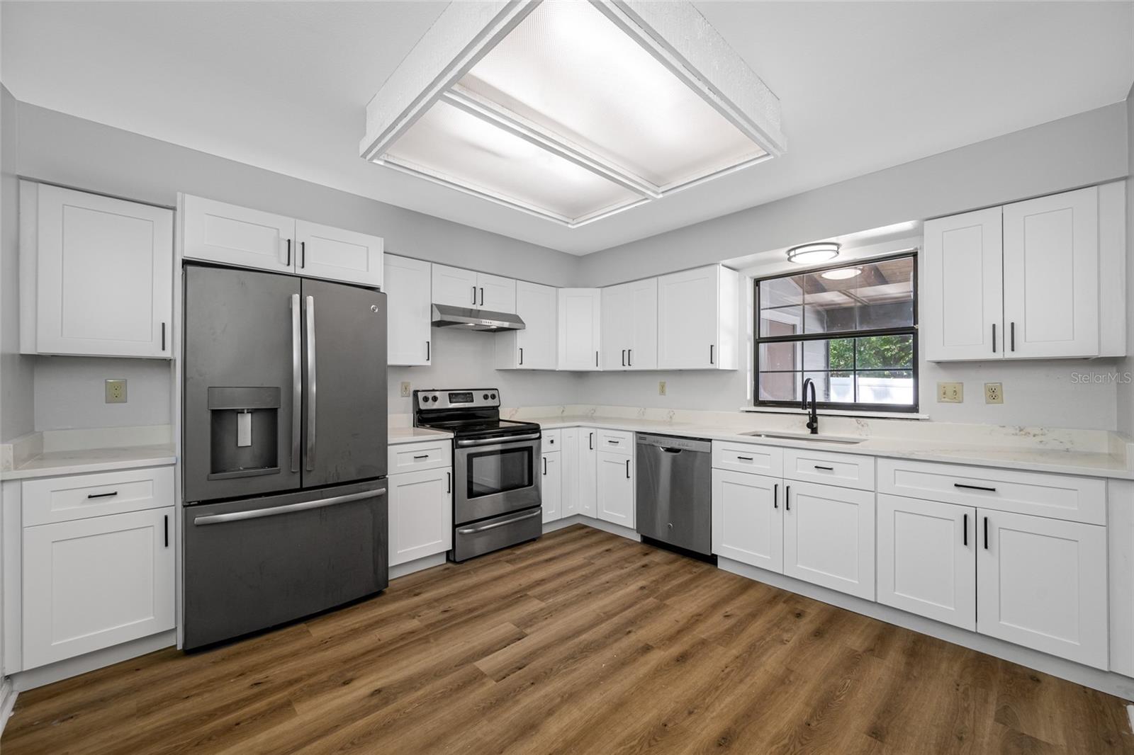 Image 13 of 47 For 14809 Winding Creek Court