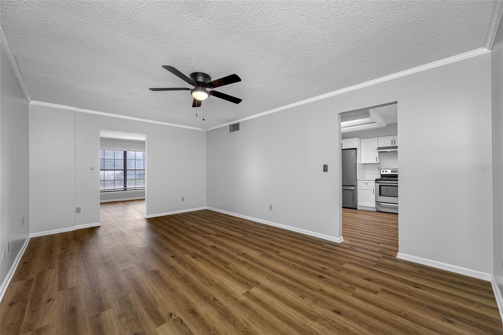 Image 16 of 47 For 14809 Winding Creek Court