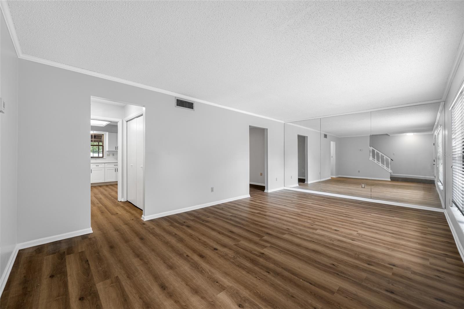 Image 6 of 47 For 14809 Winding Creek Court