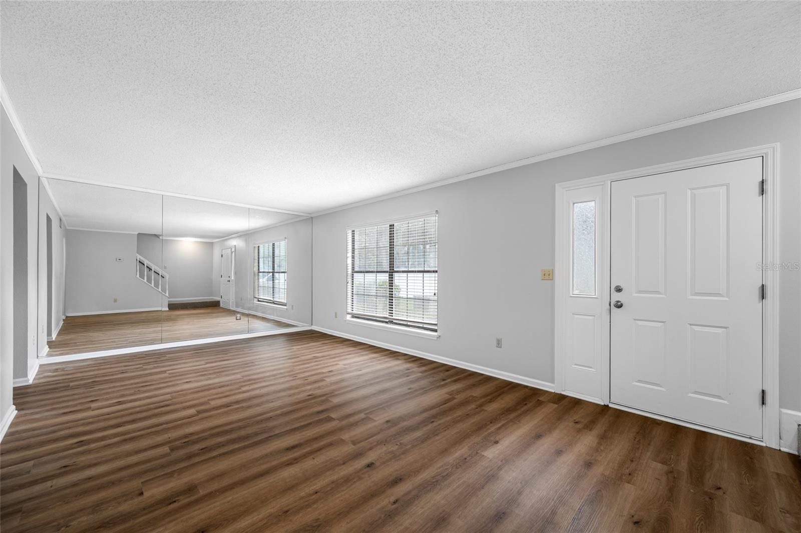 Image 7 of 47 For 14809 Winding Creek Court