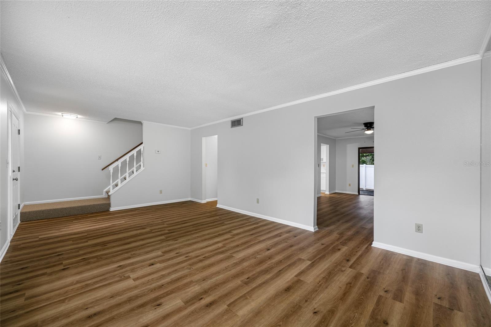 Image 8 of 47 For 14809 Winding Creek Court