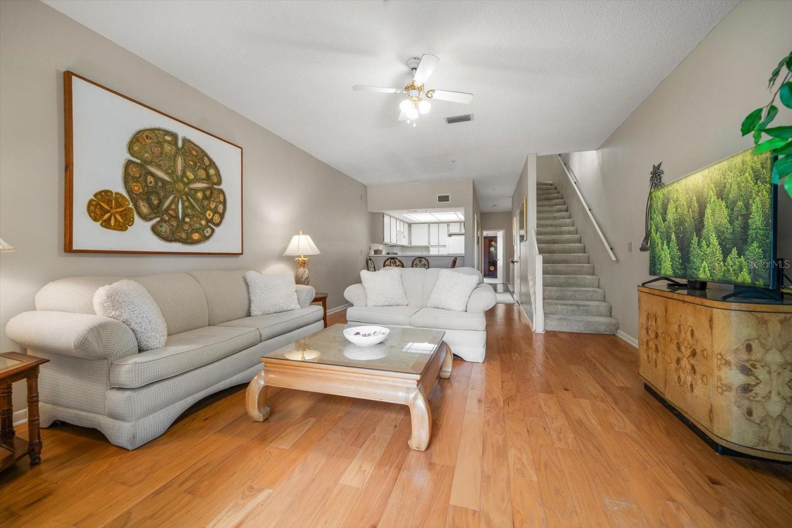 Image 15 of 58 For 320 Island Way 105