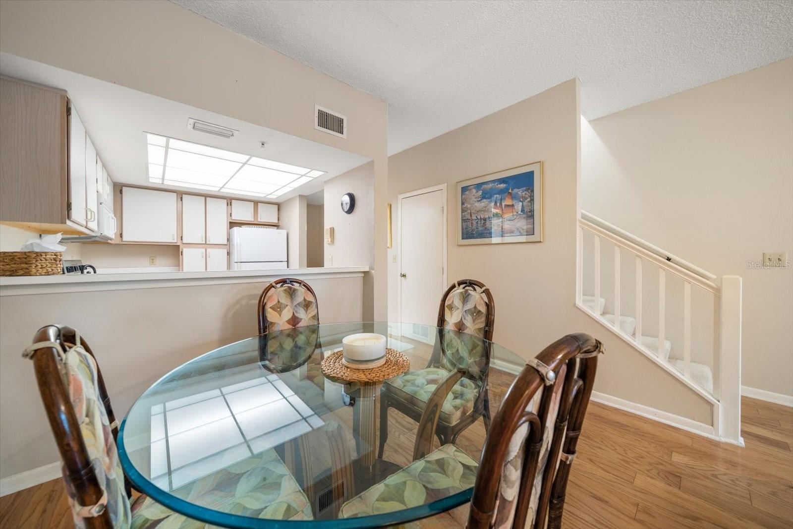 Image 18 of 58 For 320 Island Way 105